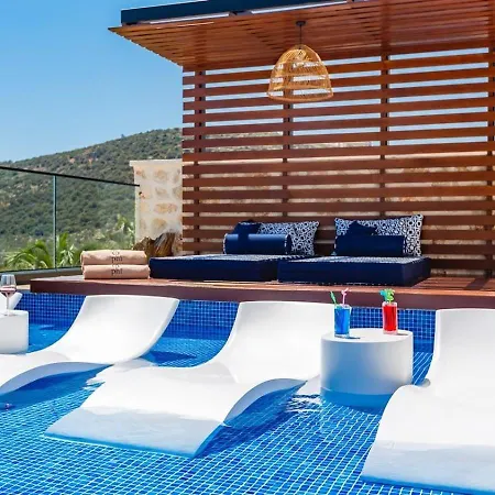 3 Bedroom Seaview With Private Indoor And Outdoor Pool *