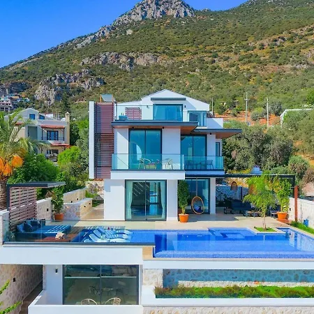 3 Bedroom Seaview With Private Indoor And Outdoor Pool