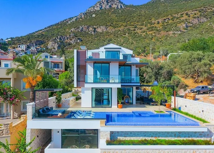 3 Bedroom Seaview With Private Indoor And Outdoor Pool