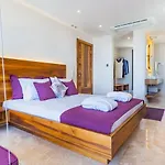 Villa 3 Bedroom Seaview With Private Indoor And Outdoor Pool