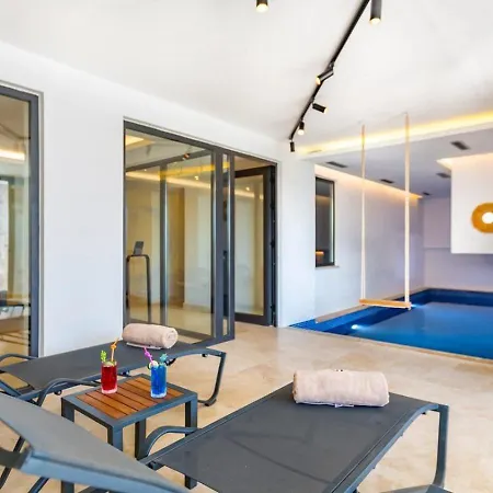 3 Bedroom Seaview With Private Indoor And Outdoor Pool Vila *