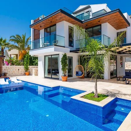 3 Bedroom Seaview With Private Indoor And Outdoor Pool *